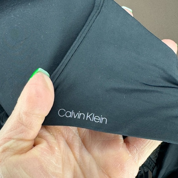 Calvin Klein Black Seamless Underwire Bra - Picture 2 of 4